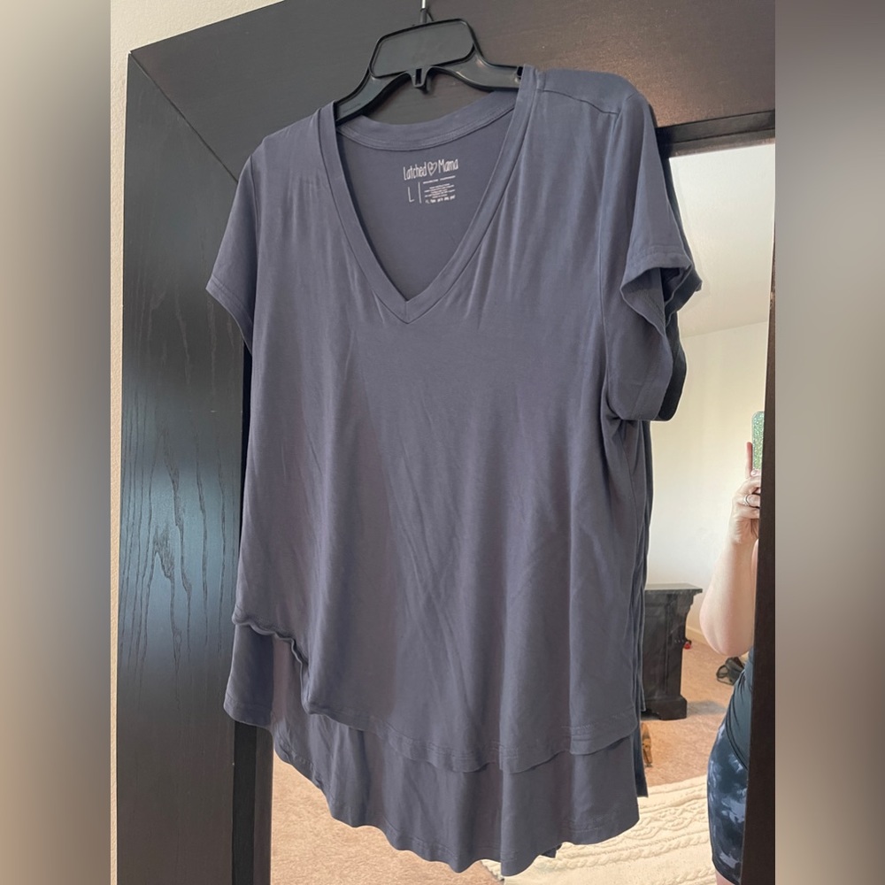 Latched mama nursing tee